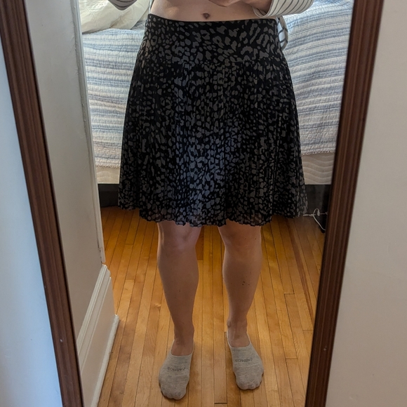 Pleated party skirt - Picture 2 of 4